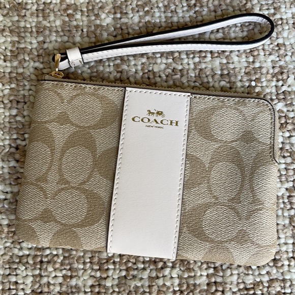 Coach Handbags - Coach Corner Zip Wristlet In Signature Canvas